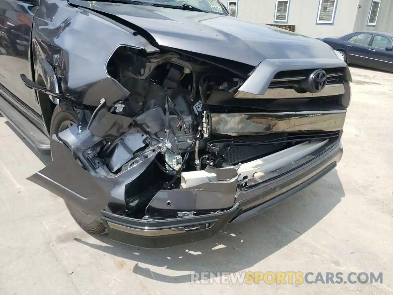 9 Photograph of a damaged car JTEJU5JR4M5952362 TOYOTA 4RUNNER 2021