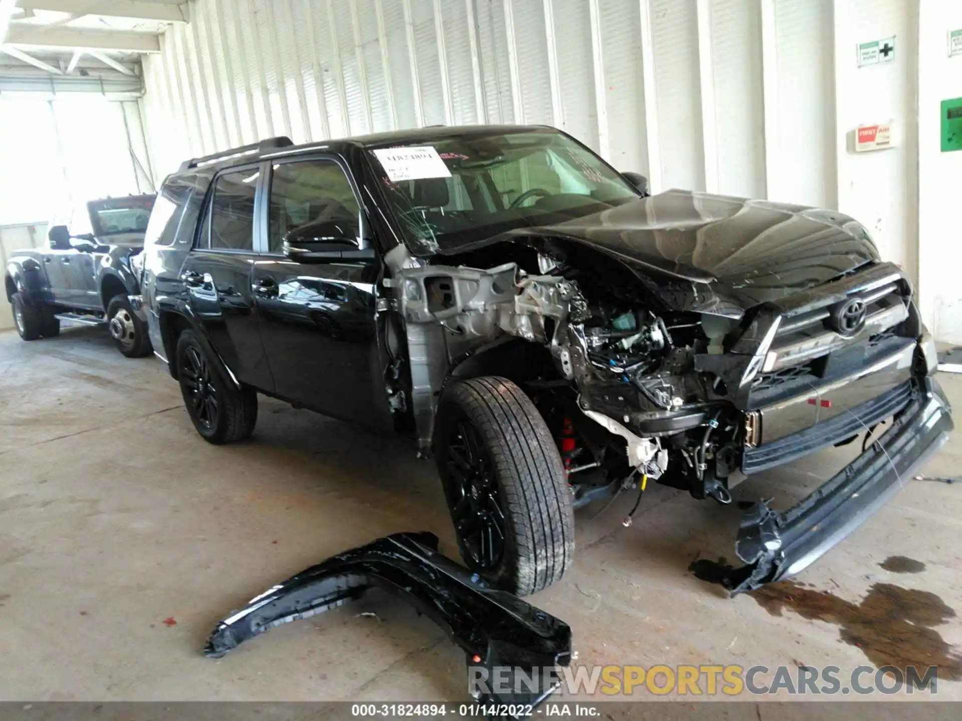 1 Photograph of a damaged car JTEJU5JR5M5890860 TOYOTA 4RUNNER 2021