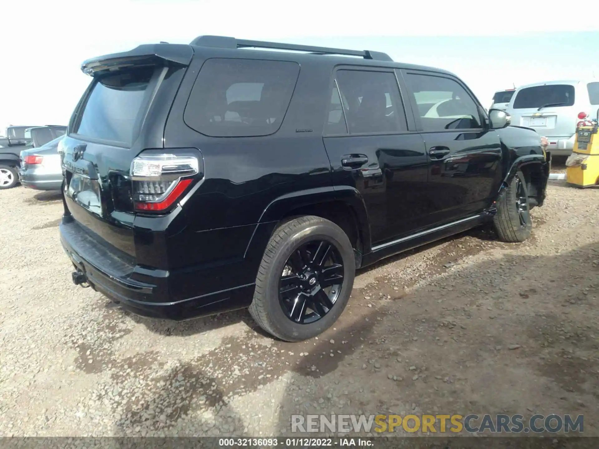 4 Photograph of a damaged car JTEJU5JR6M5854420 TOYOTA 4RUNNER 2021