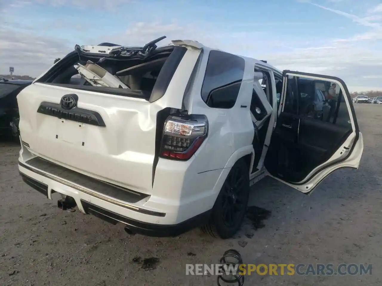 4 Photograph of a damaged car JTEJU5JR7M5871646 TOYOTA 4RUNNER 2021