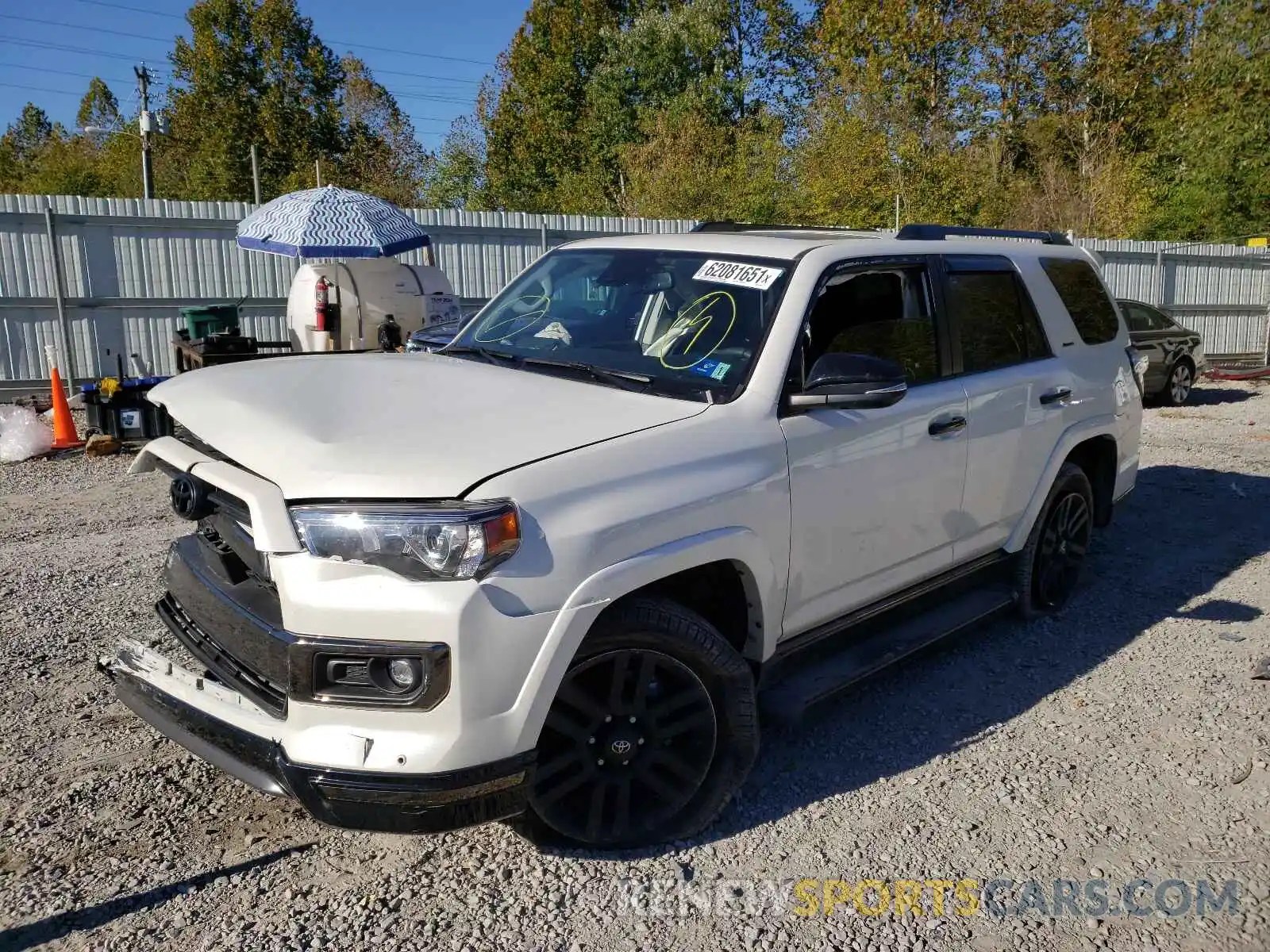 2 Photograph of a damaged car JTEJU5JR7M5881402 TOYOTA 4RUNNER 2021