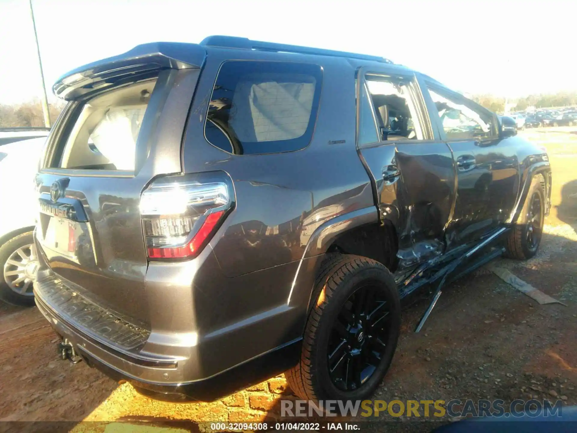 4 Photograph of a damaged car JTEJU5JR7M5943221 TOYOTA 4RUNNER 2021