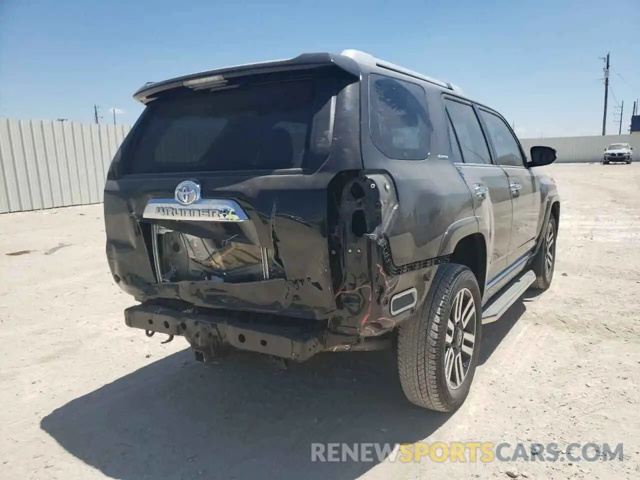 4 Photograph of a damaged car JTEKU5JR0M5929052 TOYOTA 4RUNNER 2021