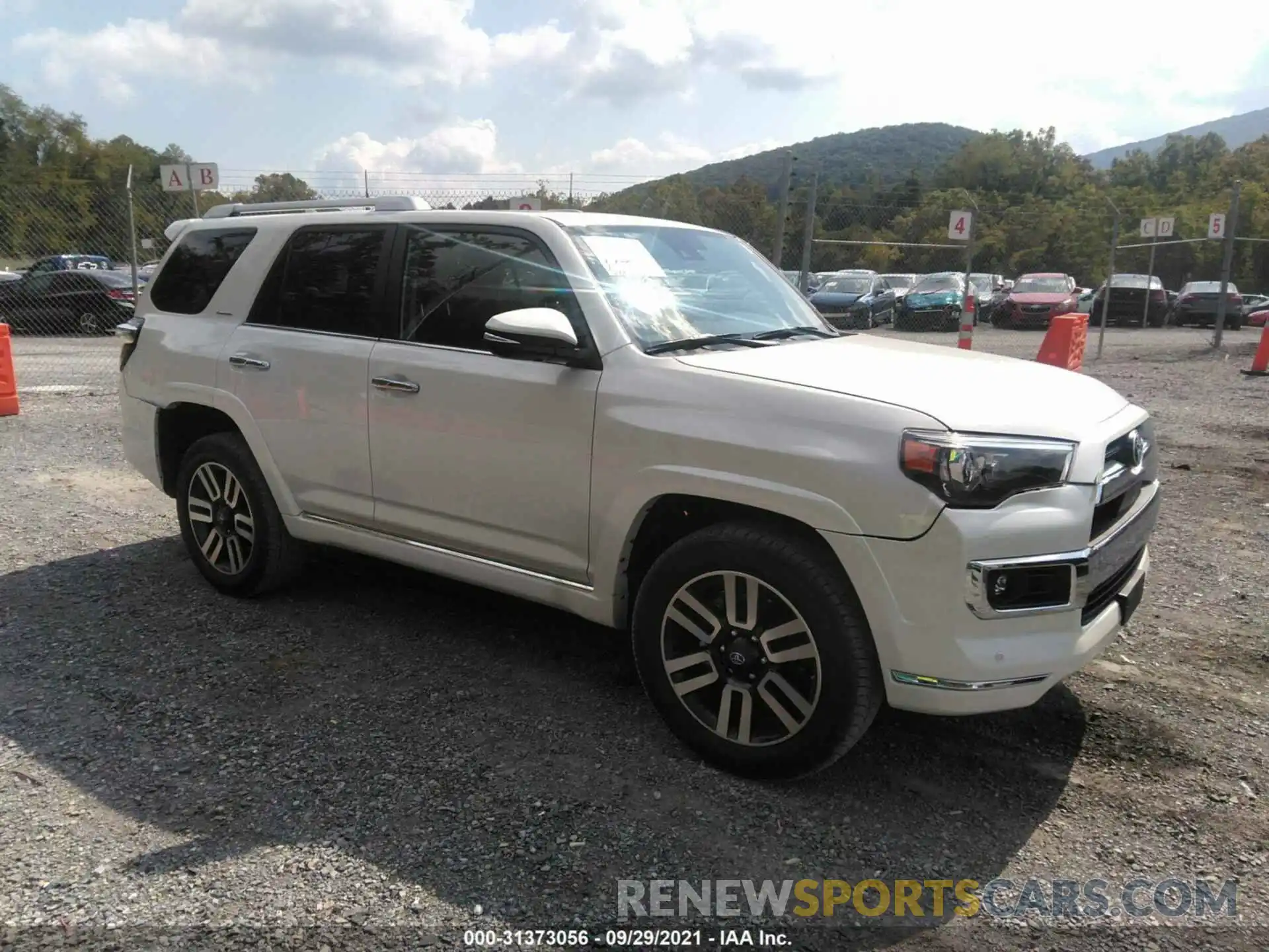 1 Photograph of a damaged car JTEKU5JR1M5961654 TOYOTA 4RUNNER 2021