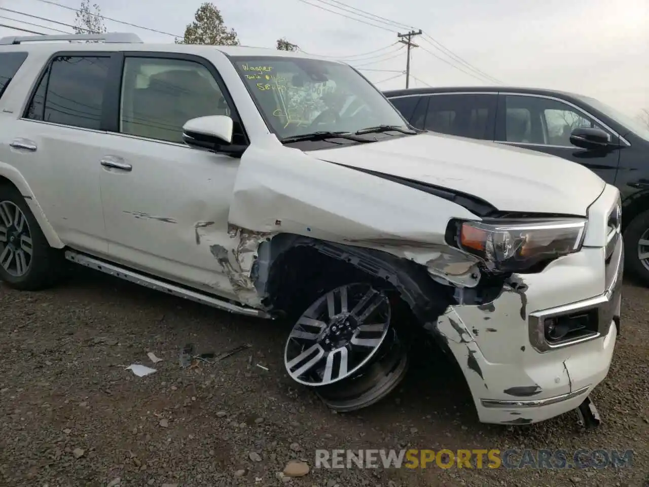 9 Photograph of a damaged car JTEKU5JR2M5963073 TOYOTA 4RUNNER 2021