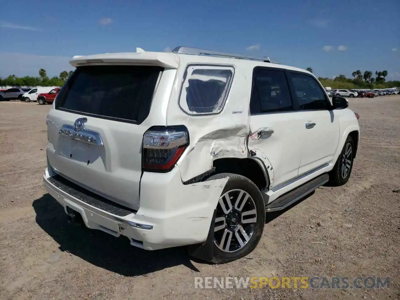 4 Photograph of a damaged car JTEKU5JR3M5881806 TOYOTA 4RUNNER 2021