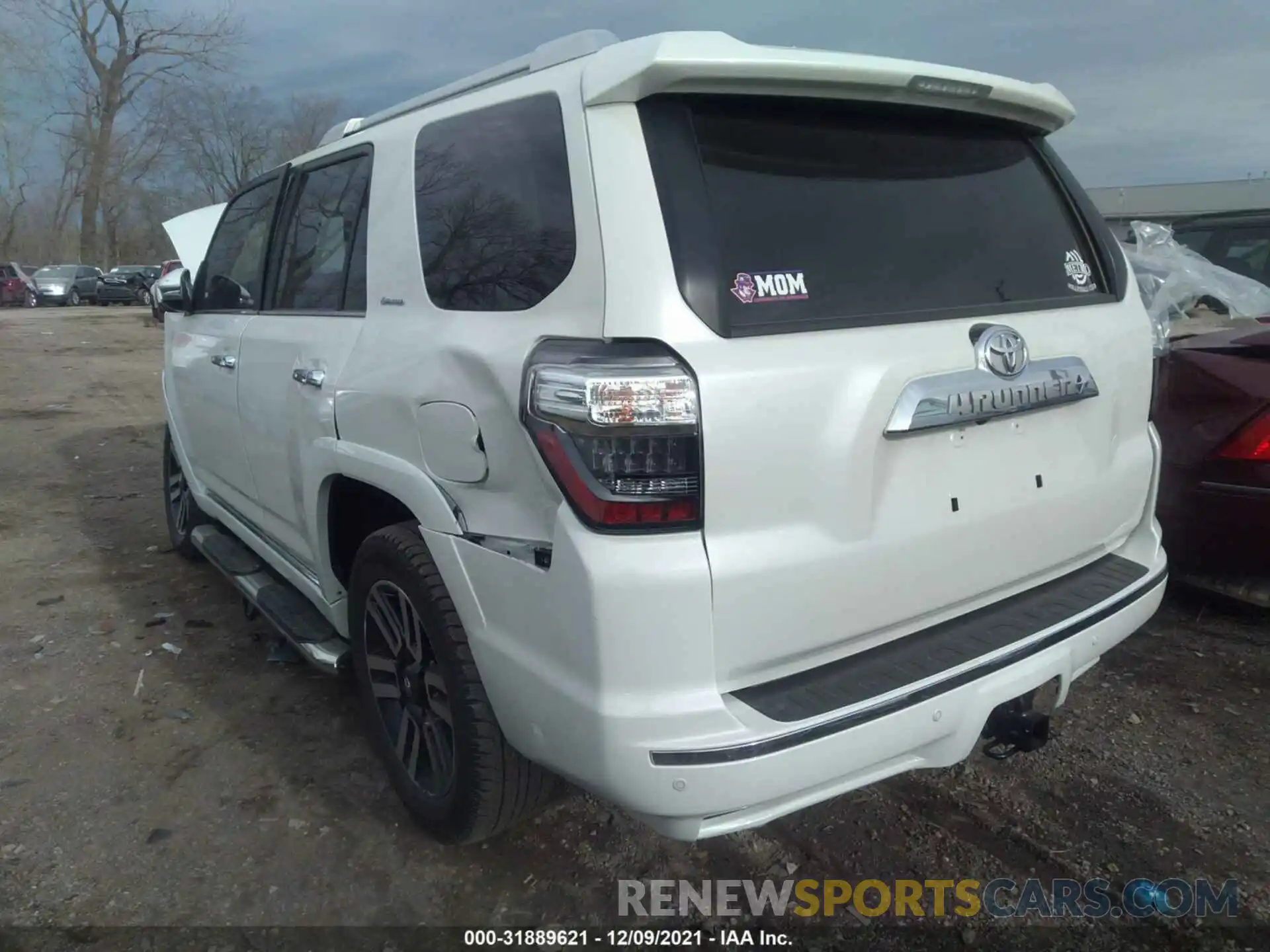 3 Photograph of a damaged car JTEKU5JR3M5887797 TOYOTA 4RUNNER 2021