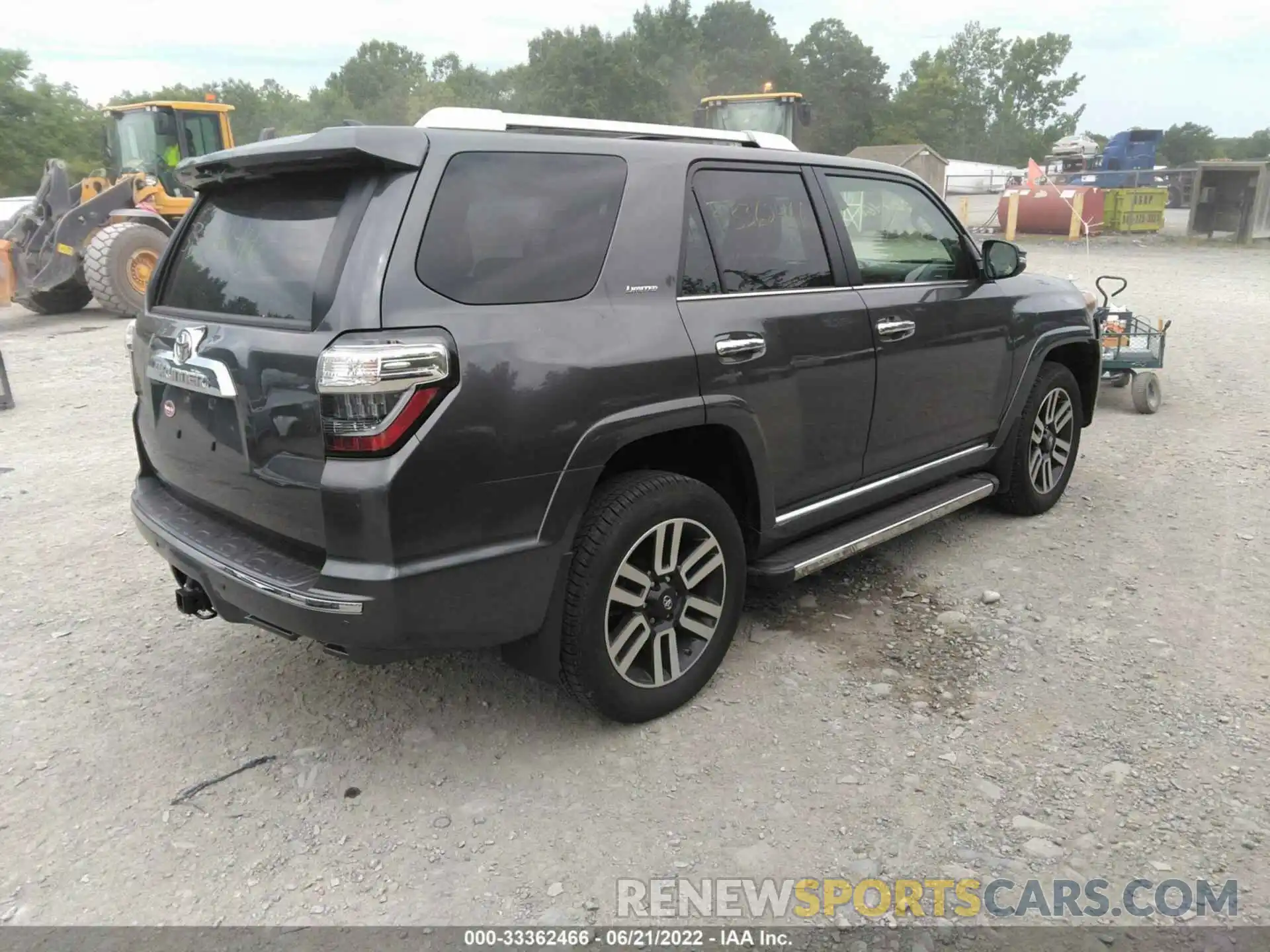 4 Photograph of a damaged car JTEKU5JR3M5941180 TOYOTA 4RUNNER 2021