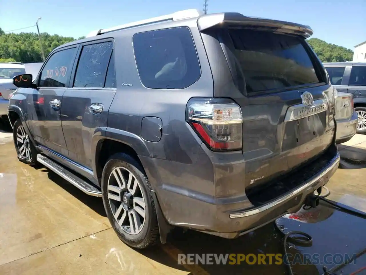 3 Photograph of a damaged car JTEKU5JR4M5839953 TOYOTA 4RUNNER 2021