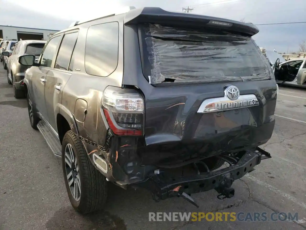 3 Photograph of a damaged car JTEKU5JR4M5853156 TOYOTA 4RUNNER 2021