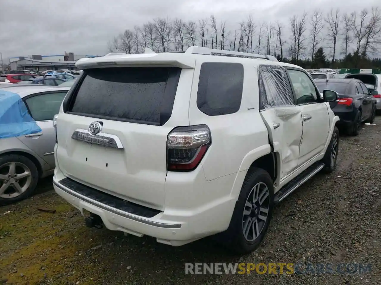 4 Photograph of a damaged car JTEKU5JR4M5854808 TOYOTA 4RUNNER 2021