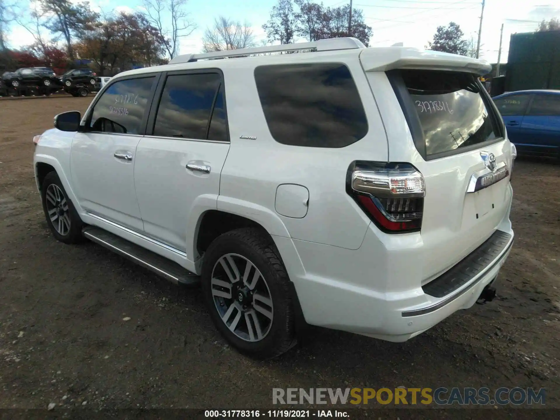 3 Photograph of a damaged car JTEKU5JR4M5857790 TOYOTA 4RUNNER 2021