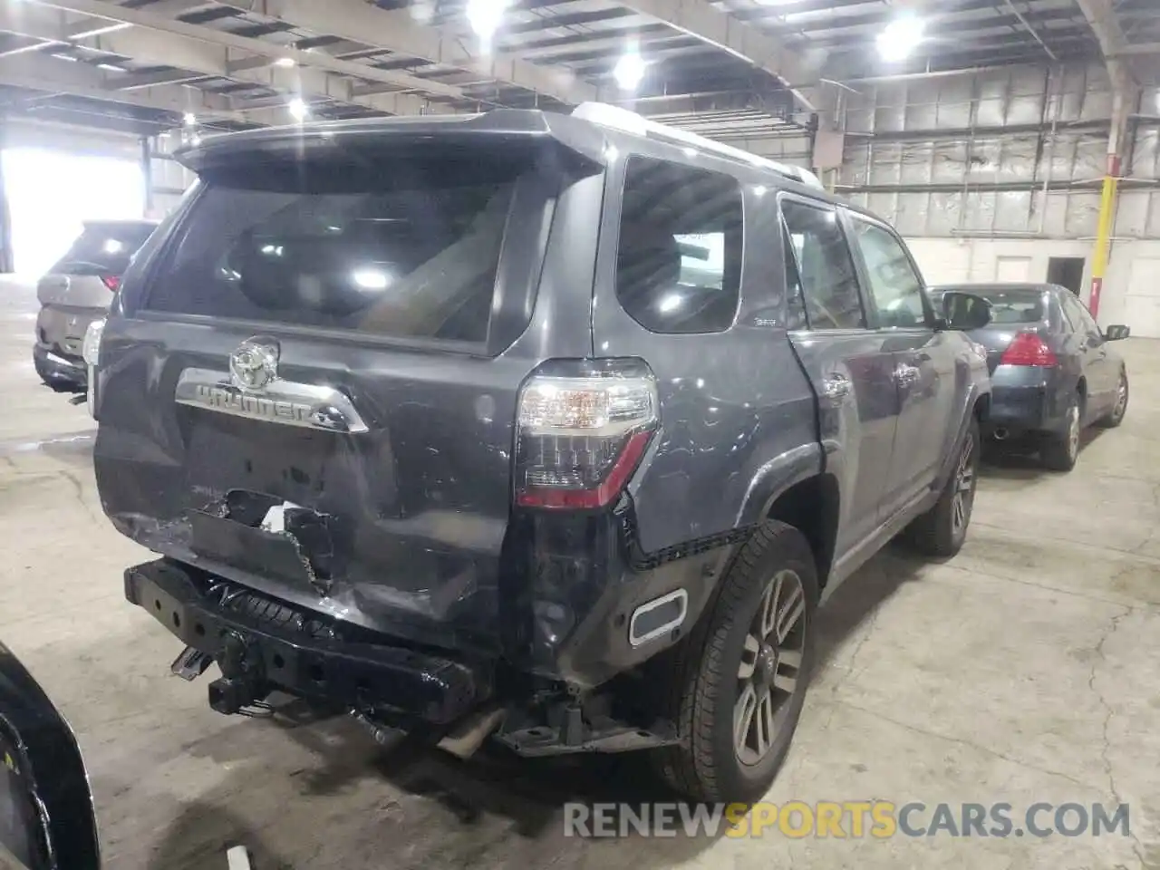 4 Photograph of a damaged car JTEKU5JR4M5860494 TOYOTA 4RUNNER 2021