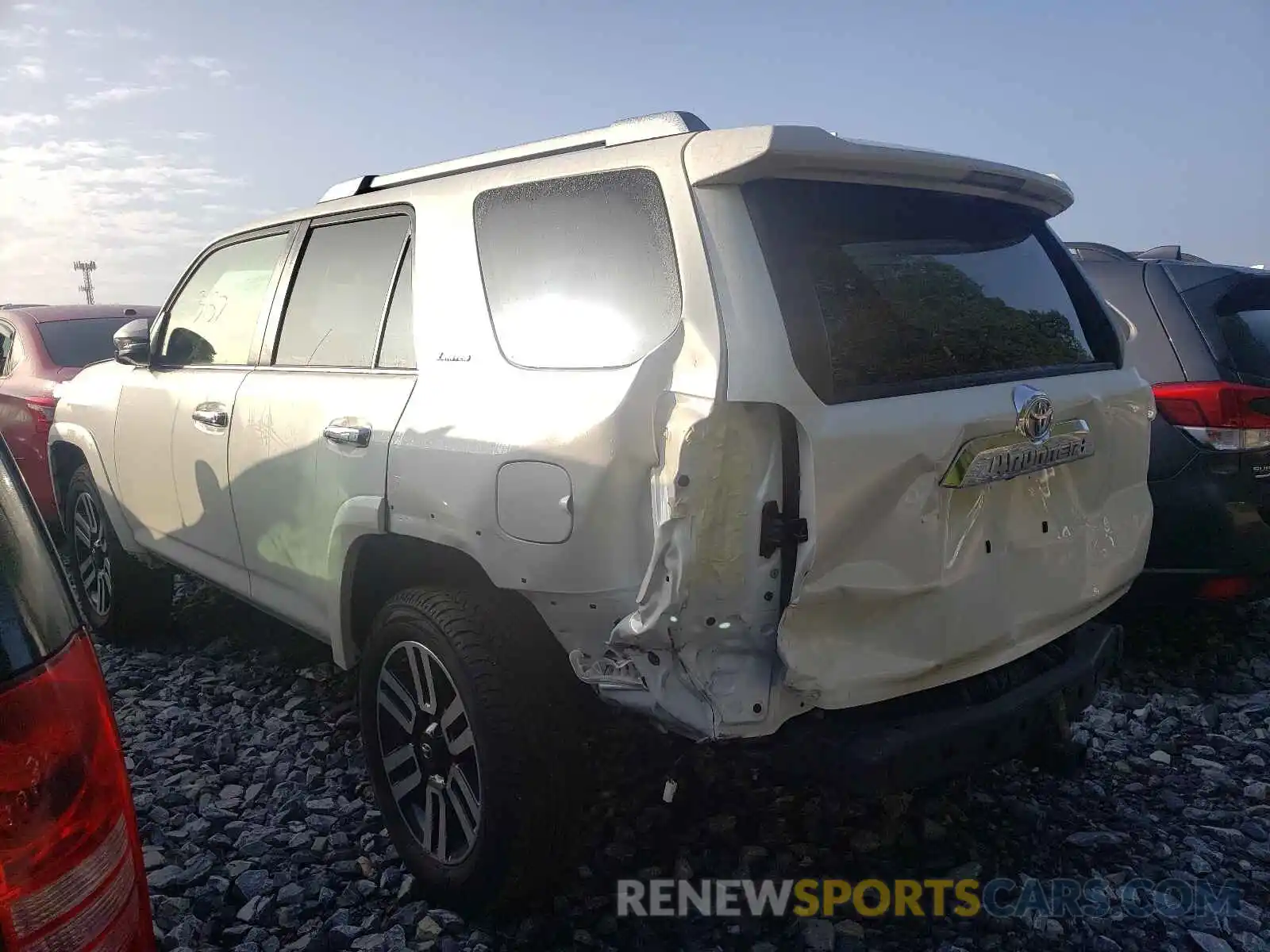 3 Photograph of a damaged car JTEKU5JR4M5887341 TOYOTA 4RUNNER 2021