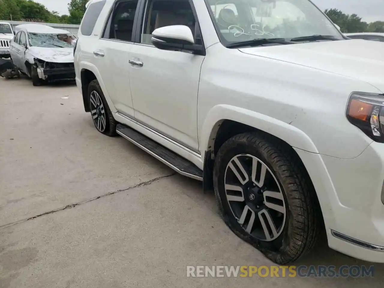 9 Photograph of a damaged car JTEKU5JR4M5899151 TOYOTA 4RUNNER 2021