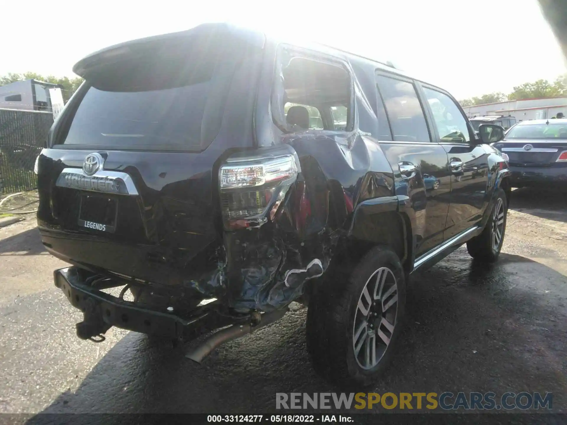 4 Photograph of a damaged car JTEKU5JR5M5898901 TOYOTA 4RUNNER 2021