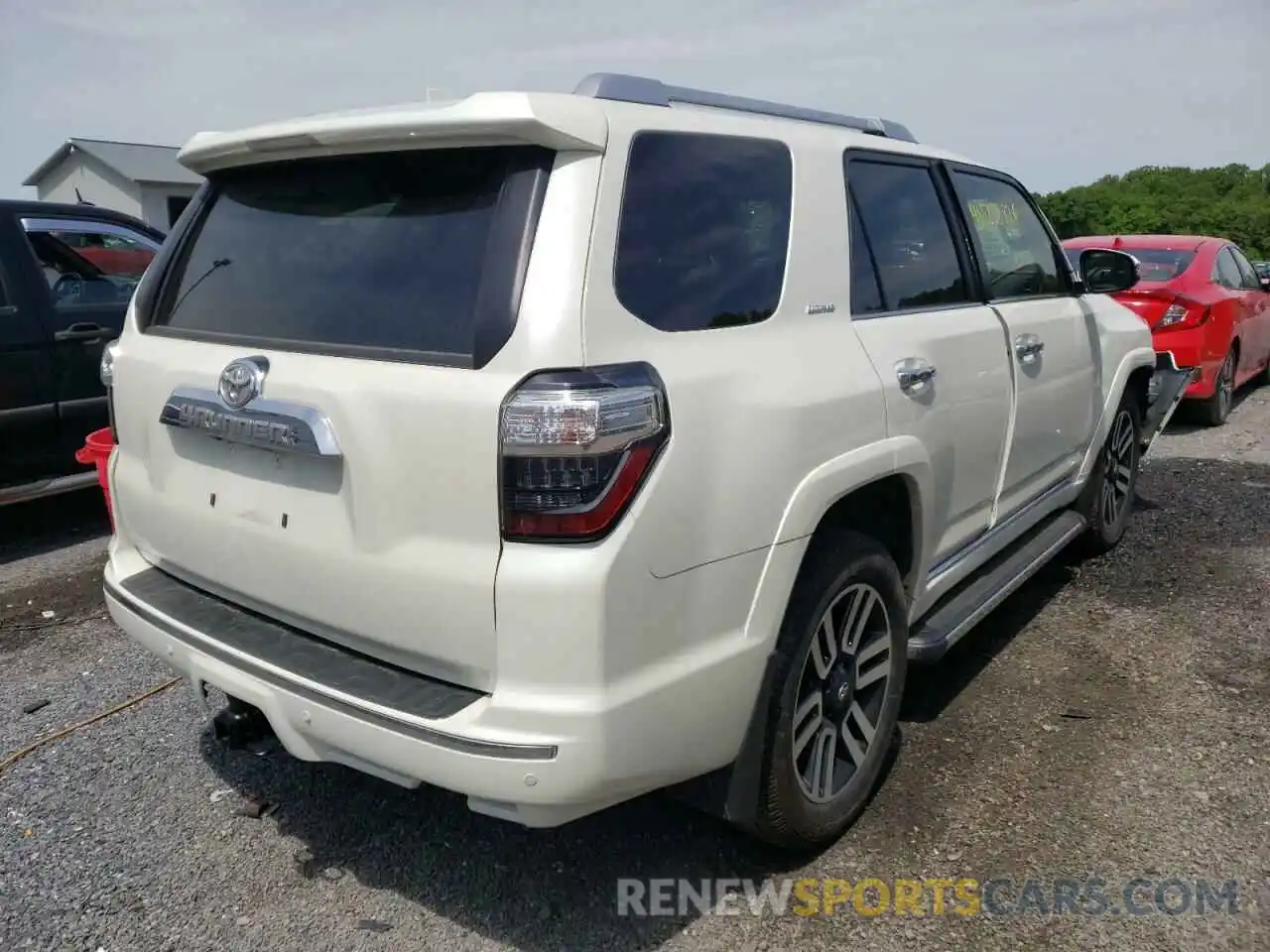 4 Photograph of a damaged car JTEKU5JR6M5946051 TOYOTA 4RUNNER 2021