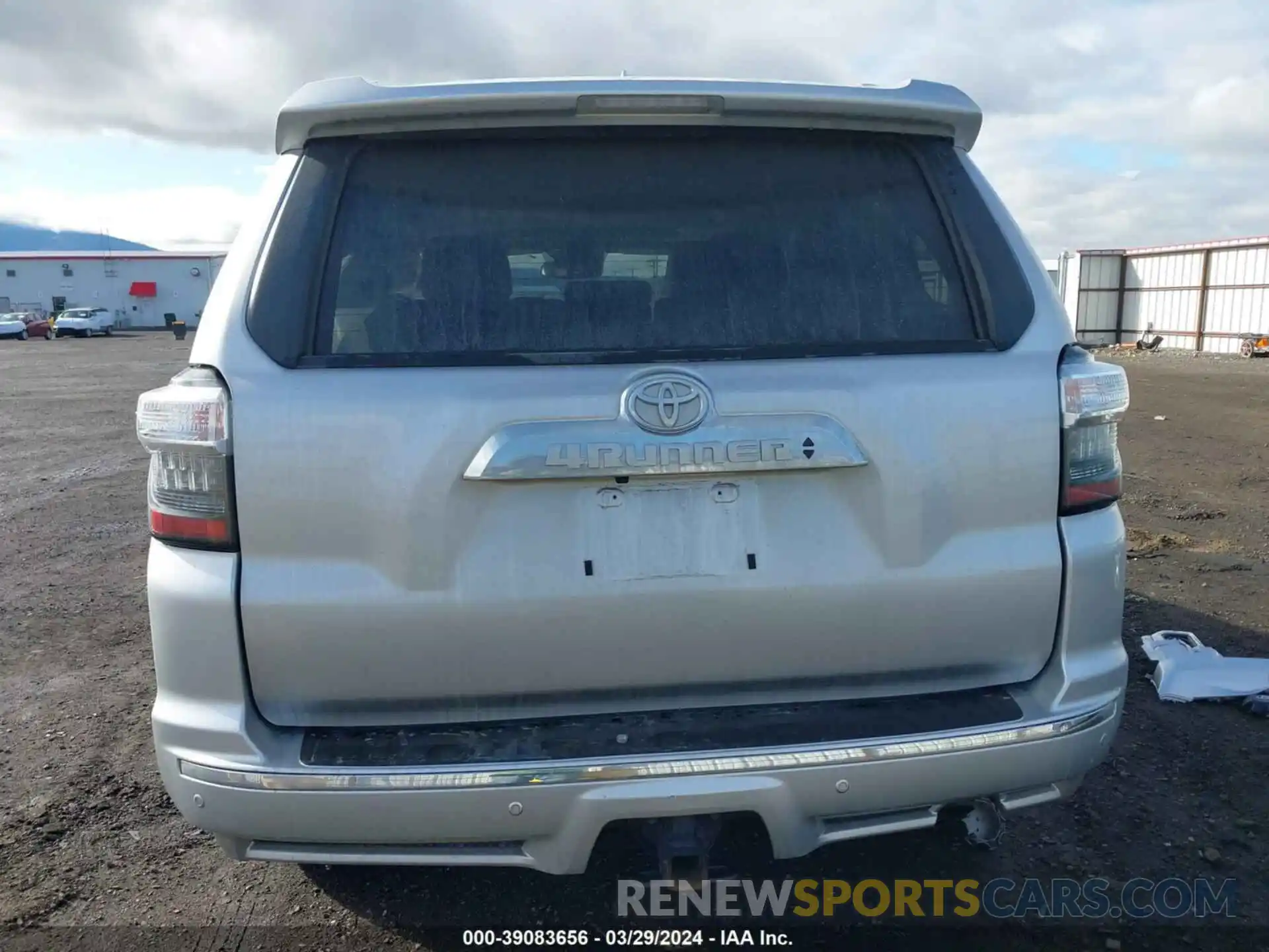 17 Photograph of a damaged car JTEKU5JR6M5950570 TOYOTA 4RUNNER 2021