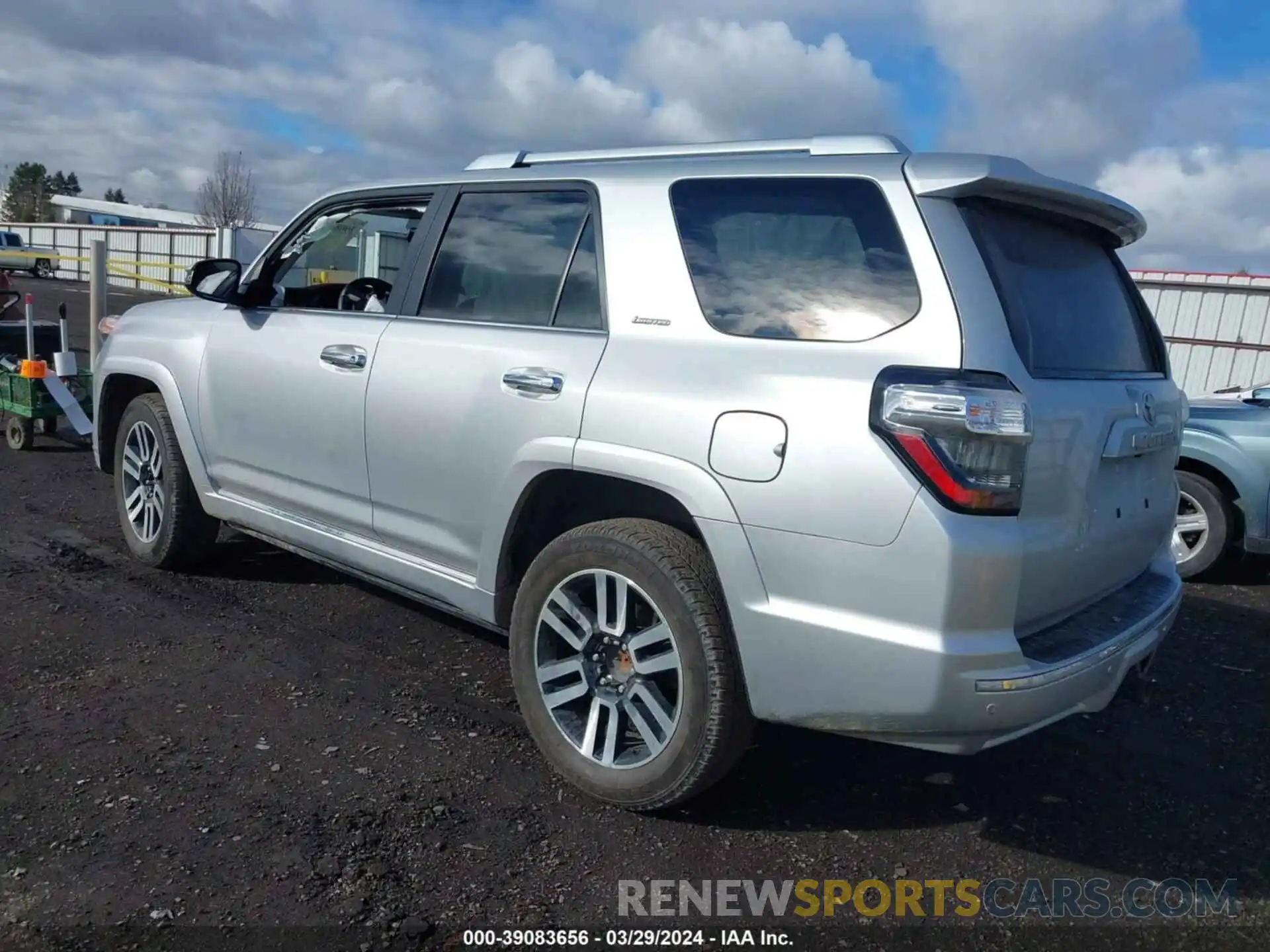 3 Photograph of a damaged car JTEKU5JR6M5950570 TOYOTA 4RUNNER 2021