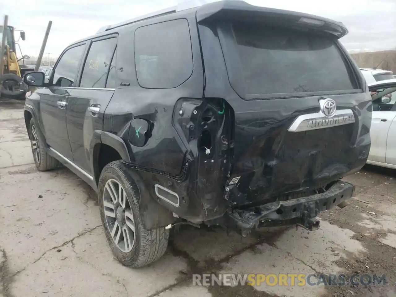 3 Photograph of a damaged car JTEKU5JR8M5841544 TOYOTA 4RUNNER 2021