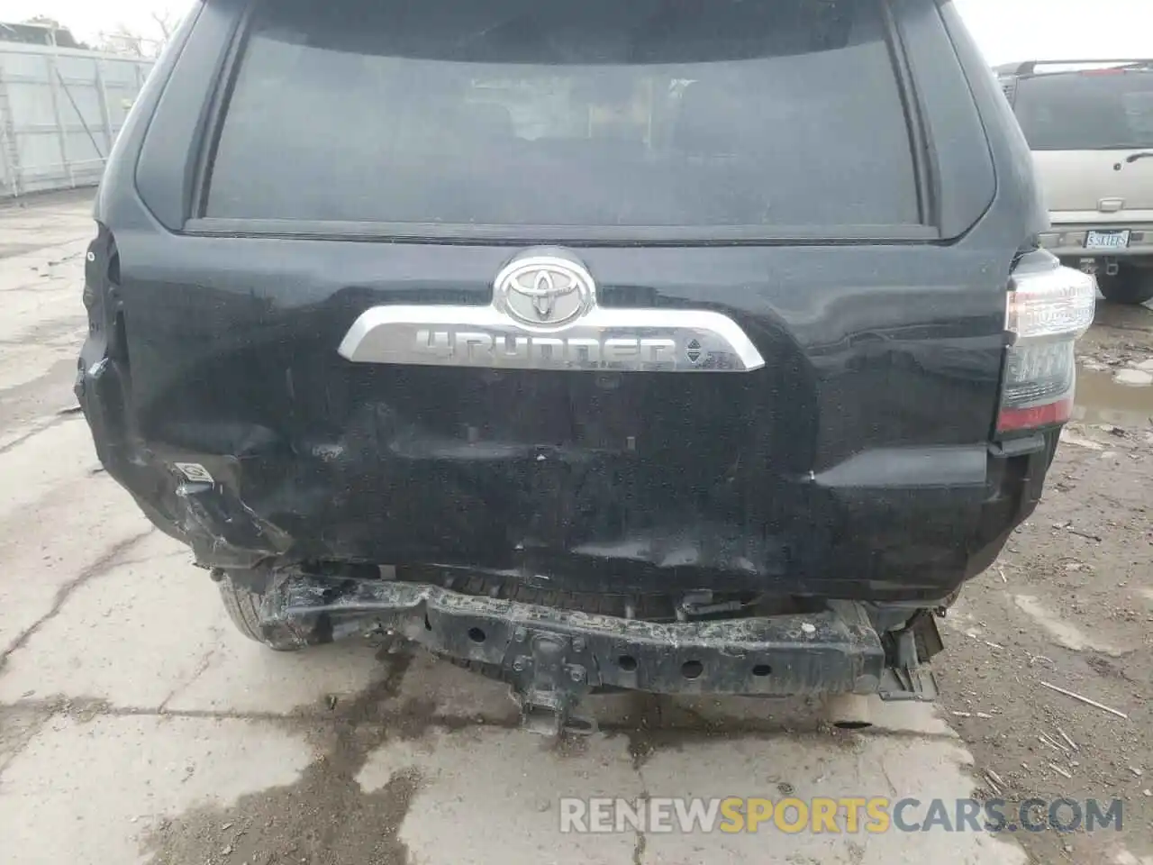 9 Photograph of a damaged car JTEKU5JR8M5841544 TOYOTA 4RUNNER 2021