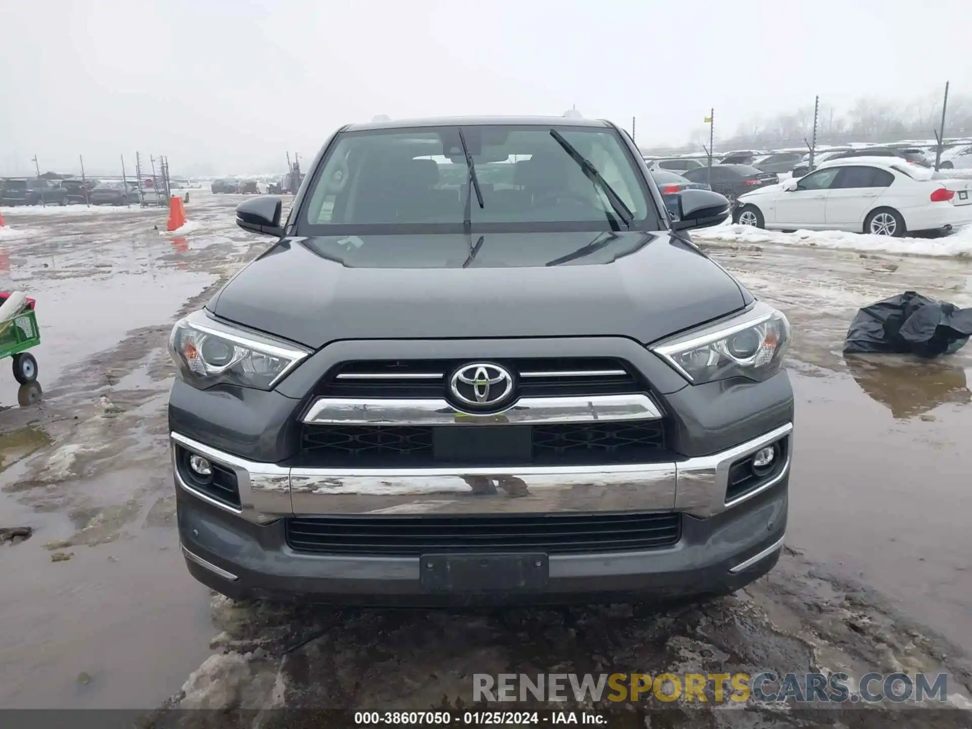 12 Photograph of a damaged car JTEKU5JR8M5870431 TOYOTA 4RUNNER 2021