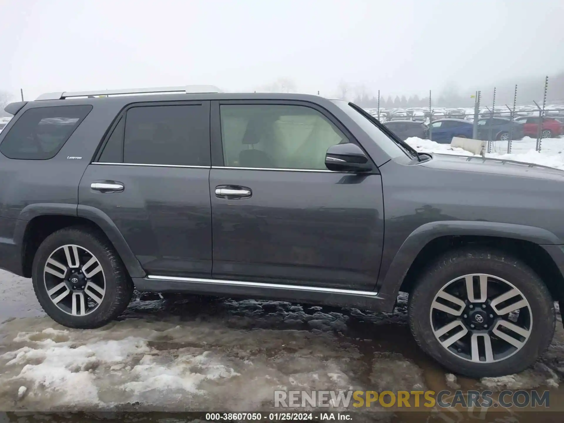 13 Photograph of a damaged car JTEKU5JR8M5870431 TOYOTA 4RUNNER 2021