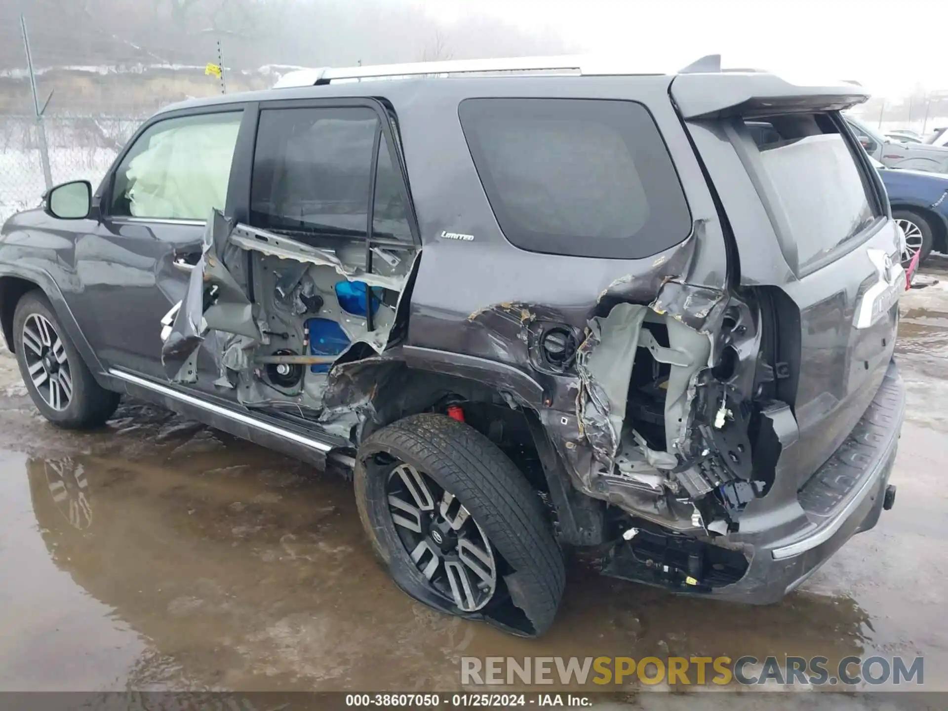 6 Photograph of a damaged car JTEKU5JR8M5870431 TOYOTA 4RUNNER 2021