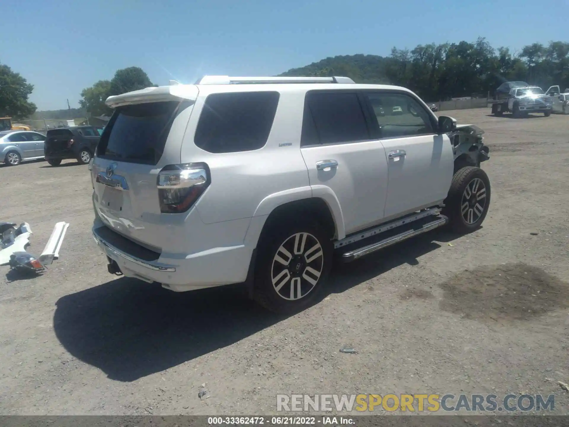 4 Photograph of a damaged car JTEKU5JR9M5843142 TOYOTA 4RUNNER 2021