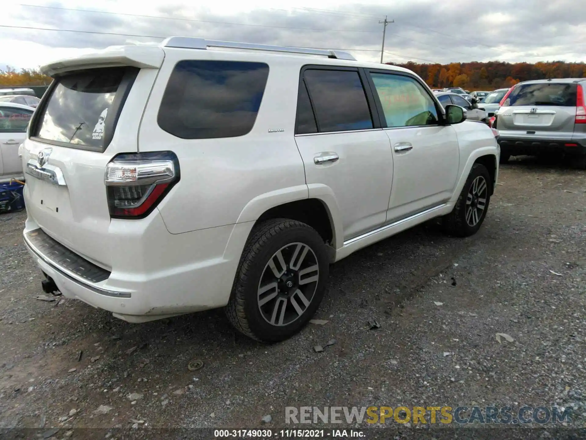 4 Photograph of a damaged car JTEKU5JR9M5844422 TOYOTA 4RUNNER 2021