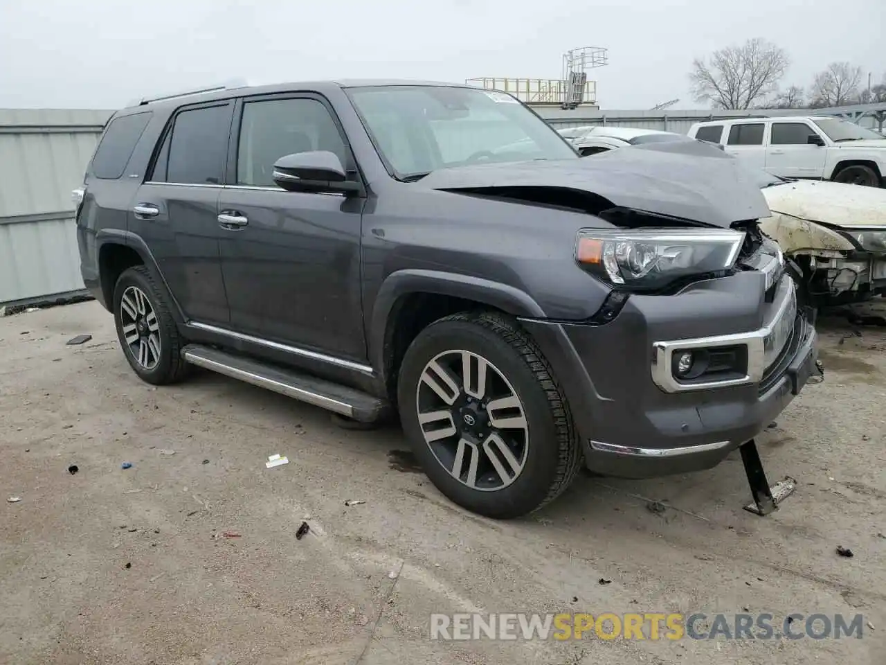 4 Photograph of a damaged car JTEKU5JR9M5864363 TOYOTA 4RUNNER 2021