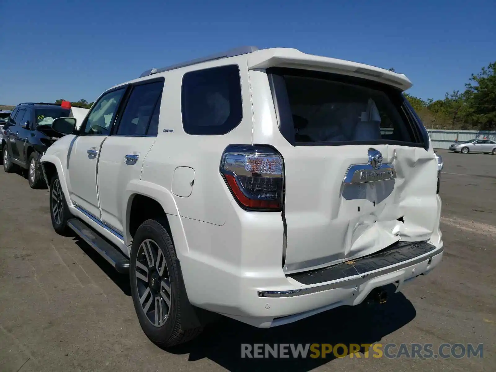 3 Photograph of a damaged car JTEKU5JR9M5877629 TOYOTA 4RUNNER 2021