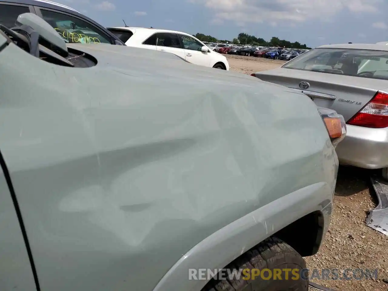 9 Photograph of a damaged car JTELU5JR1M5964526 TOYOTA 4RUNNER 2021