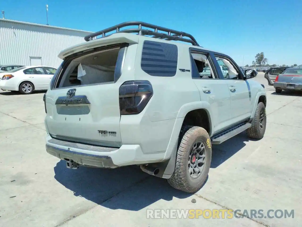 4 Photograph of a damaged car JTELU5JR2M5933625 TOYOTA 4RUNNER 2021