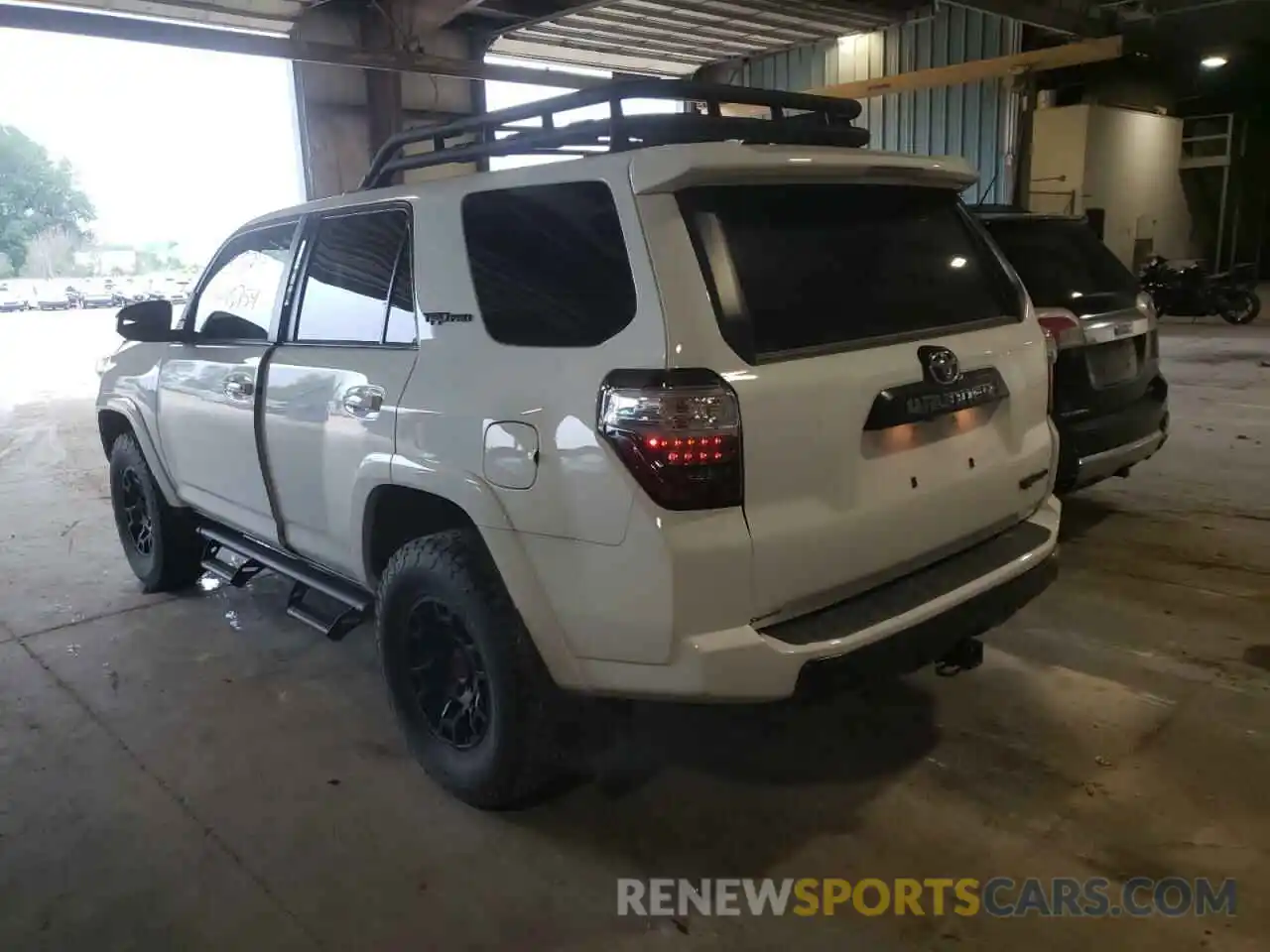 3 Photograph of a damaged car JTELU5JR3M5908491 TOYOTA 4RUNNER 2021