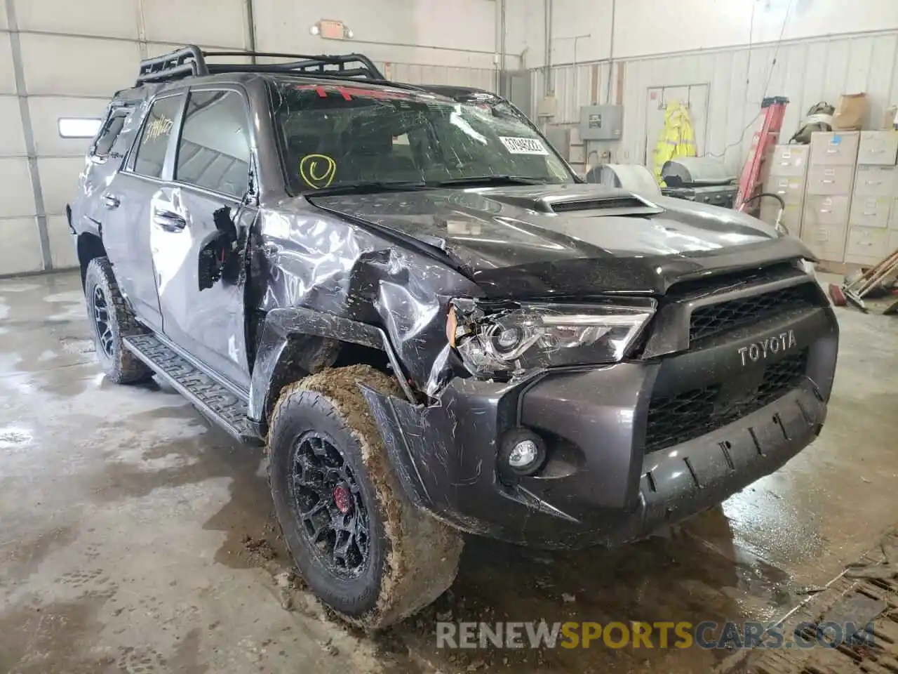 1 Photograph of a damaged car JTELU5JR4M5885562 TOYOTA 4RUNNER 2021