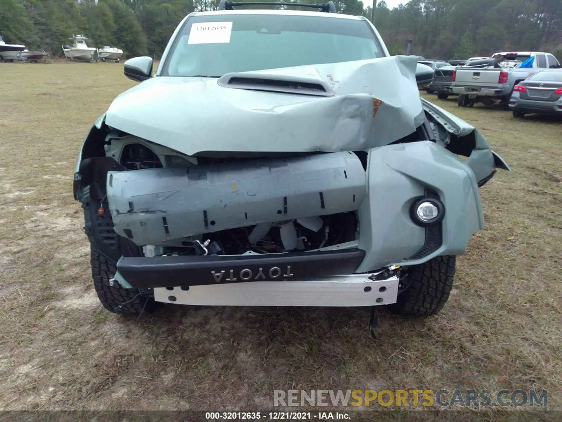 6 Photograph of a damaged car JTELU5JR4M5904482 TOYOTA 4RUNNER 2021