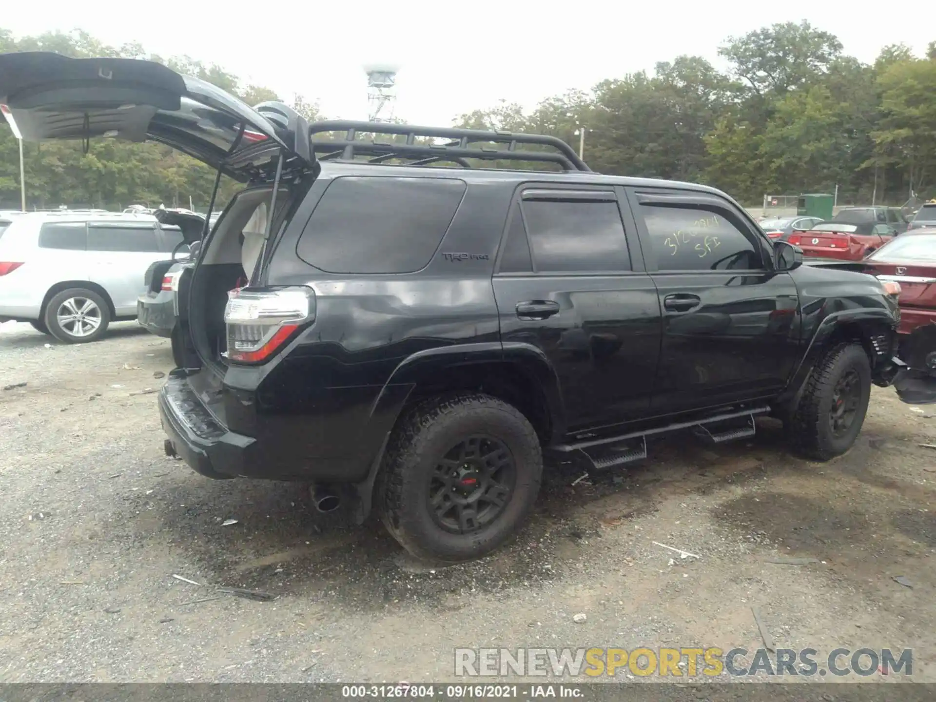 4 Фотография поврежденного автомобиля JTELU5JR5M5902739 TOYOTA 4RUNNER 2021