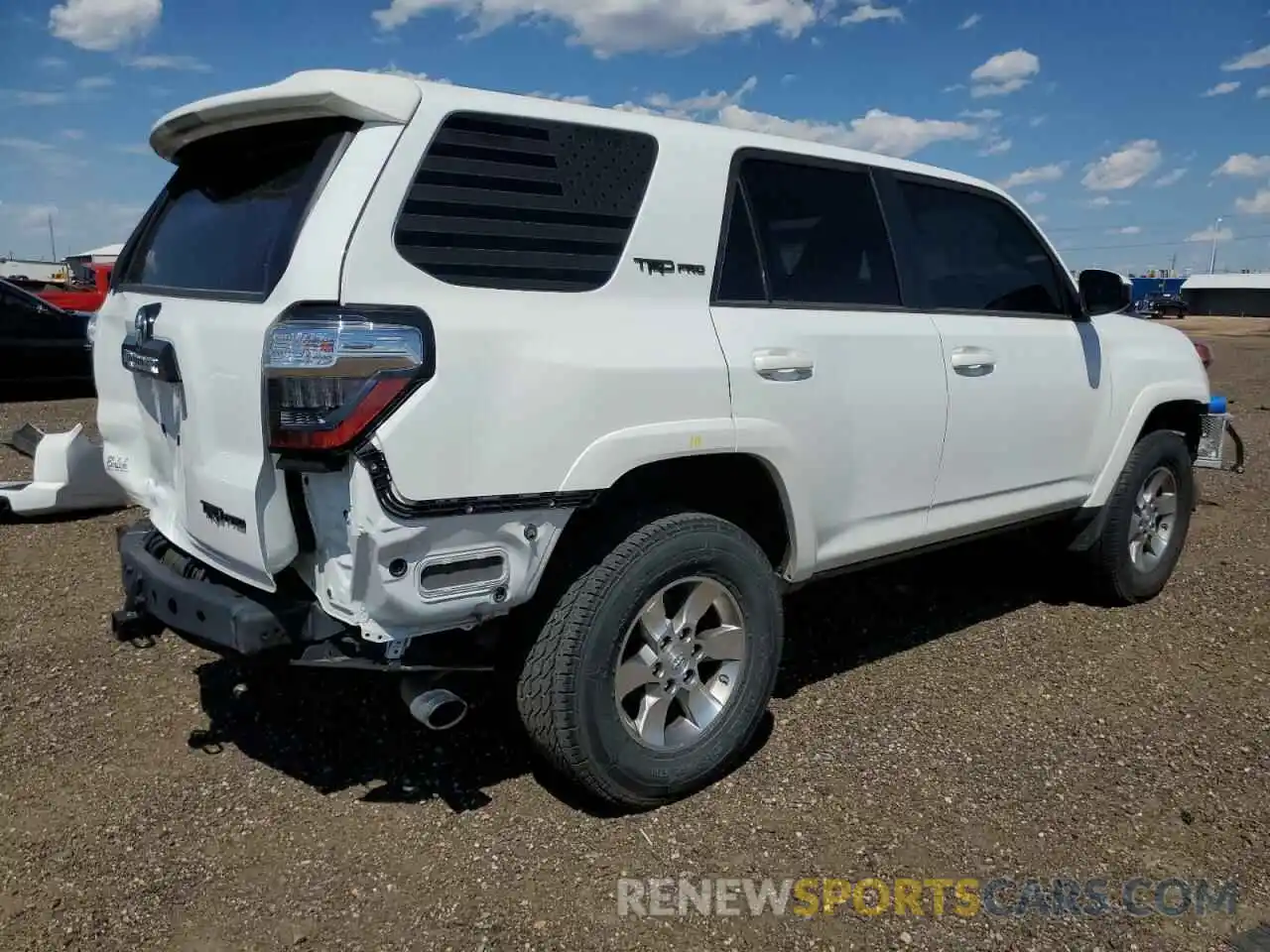 4 Photograph of a damaged car JTELU5JR5M5919489 TOYOTA 4RUNNER 2021