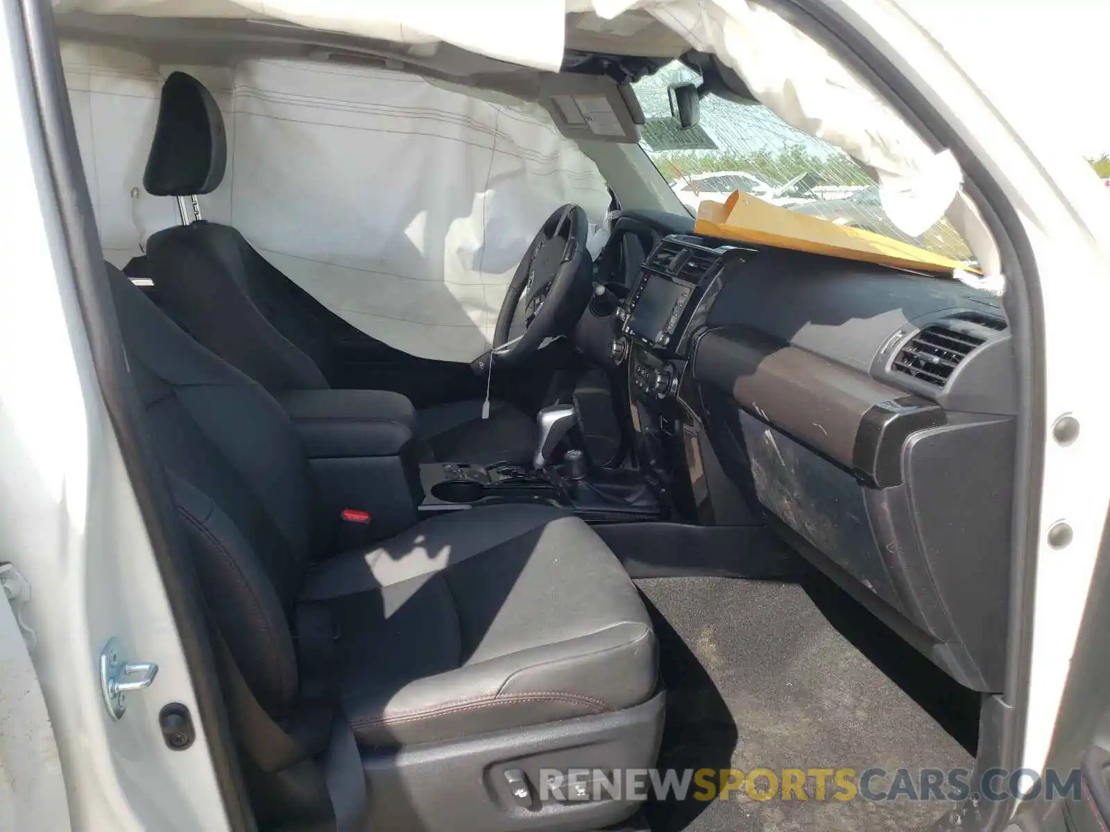 5 Photograph of a damaged car JTELU5JR6M5893405 TOYOTA 4RUNNER 2021