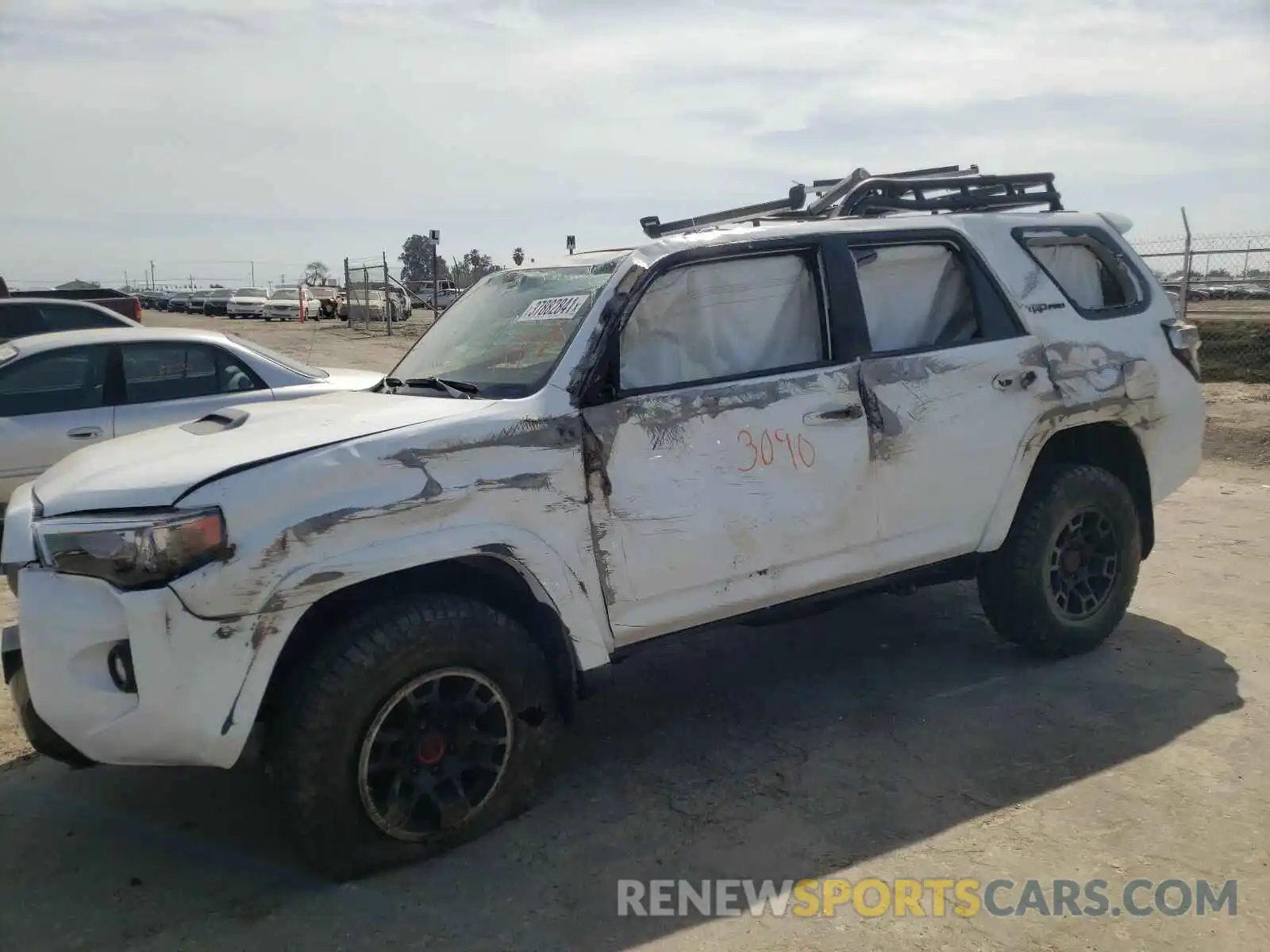 9 Photograph of a damaged car JTELU5JR6M5893405 TOYOTA 4RUNNER 2021