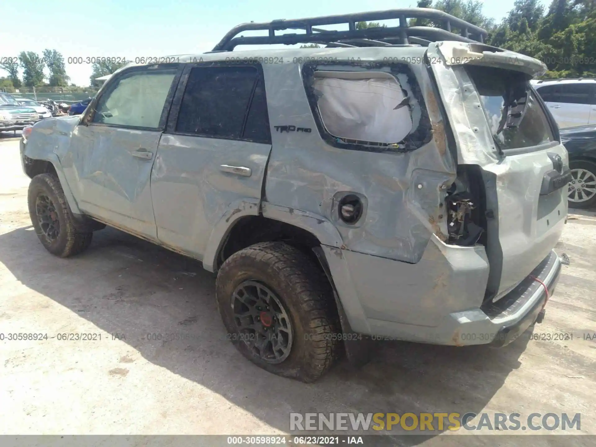 3 Photograph of a damaged car JTELU5JR6M5898068 TOYOTA 4RUNNER 2021