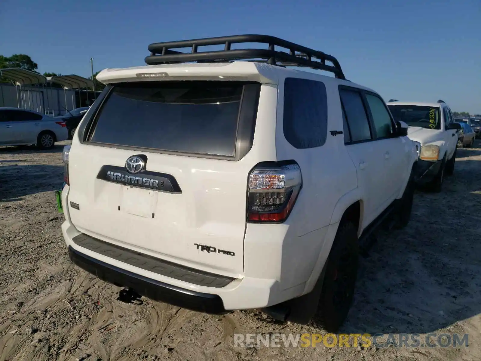 4 Photograph of a damaged car JTELU5JR8M5887752 TOYOTA 4RUNNER 2021