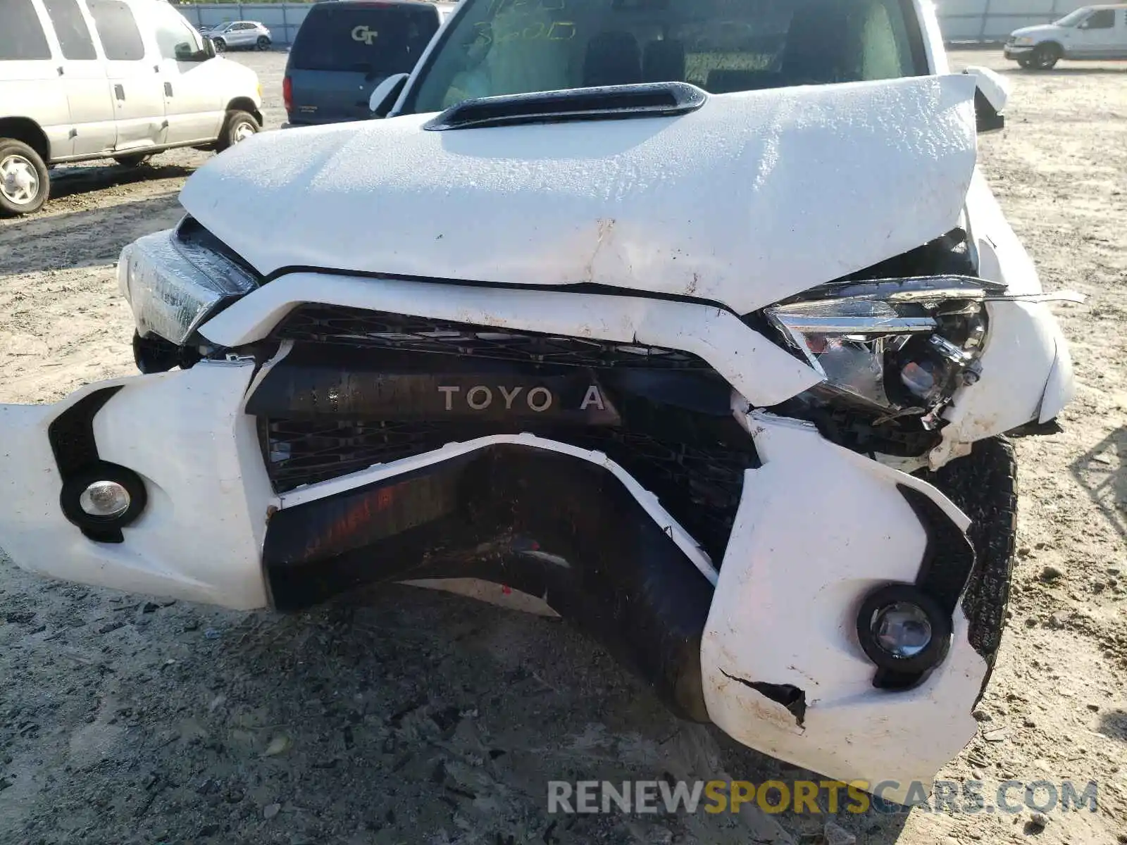 7 Photograph of a damaged car JTELU5JR8M5887752 TOYOTA 4RUNNER 2021