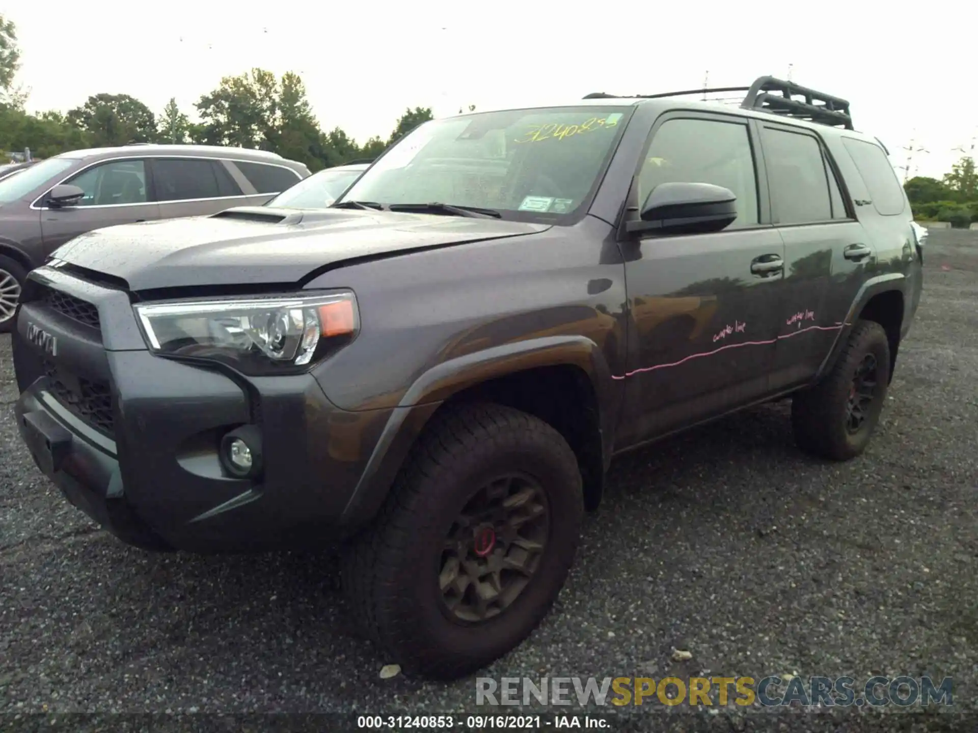 2 Photograph of a damaged car JTELU5JR8M5897603 TOYOTA 4RUNNER 2021