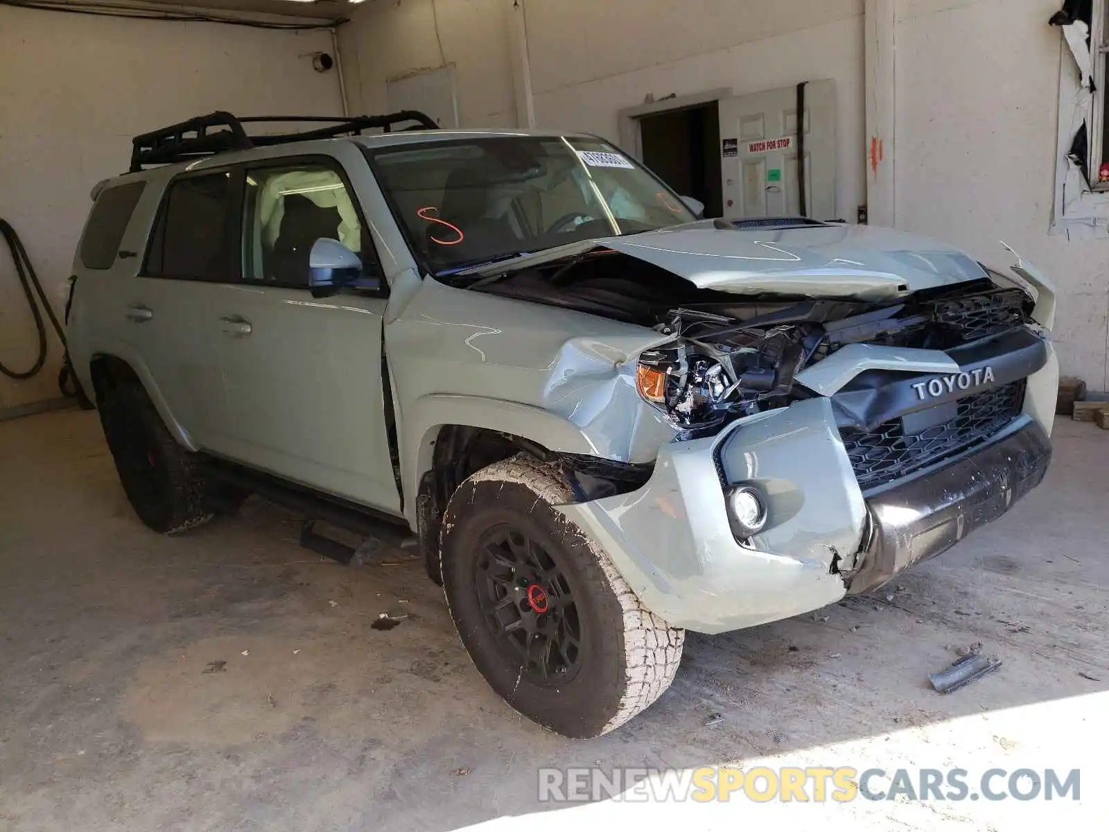 1 Photograph of a damaged car JTELU5JR9M5892443 TOYOTA 4RUNNER 2021