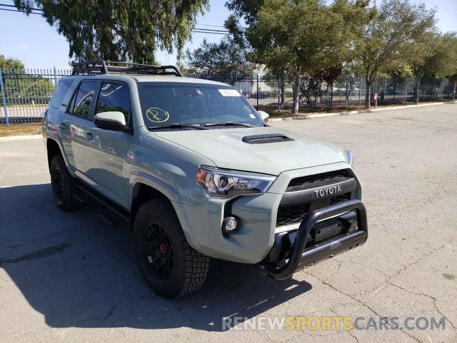 1 Фотография поврежденного автомобиля JTELU5JRXM5845888 TOYOTA 4RUNNER 2021