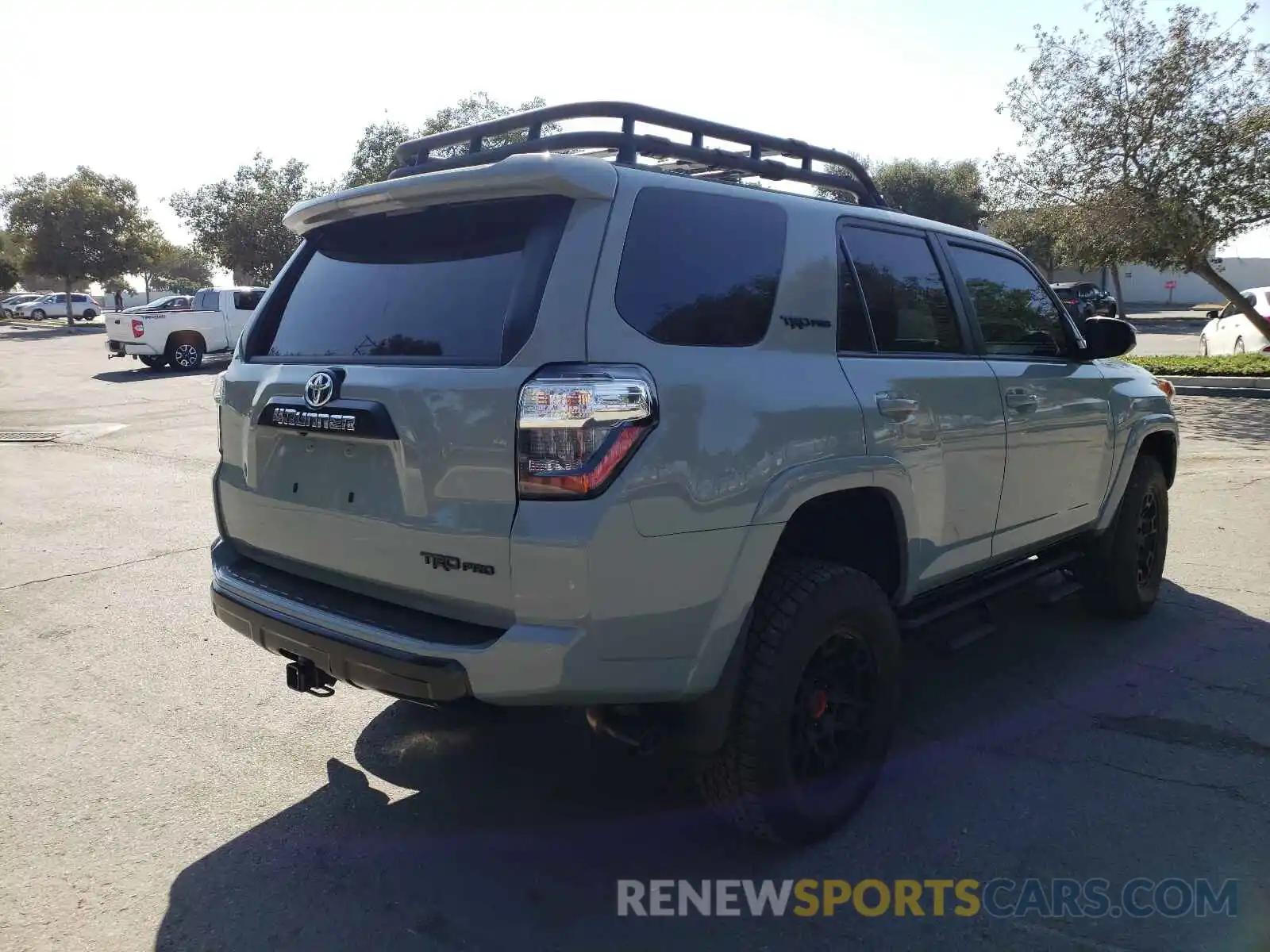 4 Photograph of a damaged car JTELU5JRXM5845888 TOYOTA 4RUNNER 2021