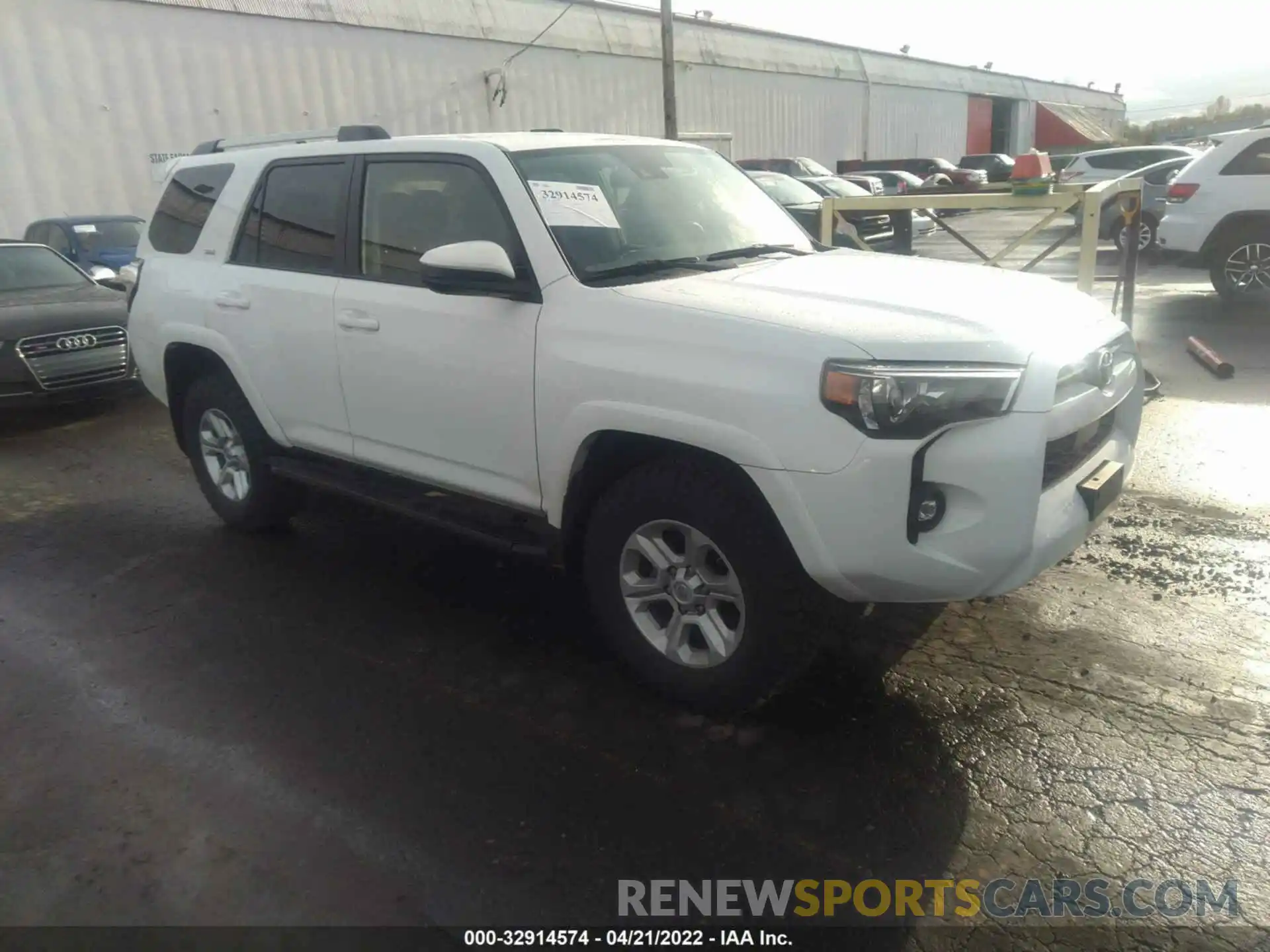 1 Photograph of a damaged car JTEMU5JR0M5851204 TOYOTA 4RUNNER 2021