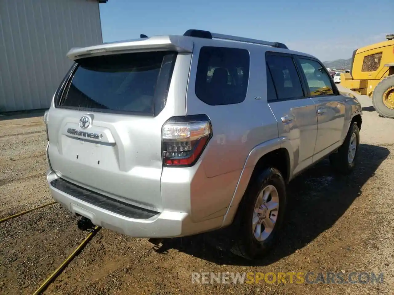 4 Photograph of a damaged car JTEMU5JR0M5853907 TOYOTA 4RUNNER 2021